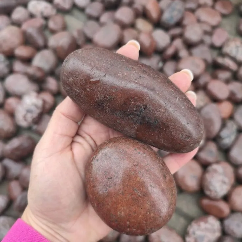 Otoczak czerwony polerowany